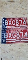 2 vintage Michigan Spirit of 76 license plates