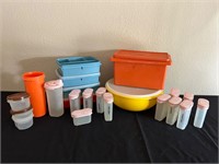 Vintage Tupperware Spice Containers ++