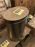 Aluminum waste can