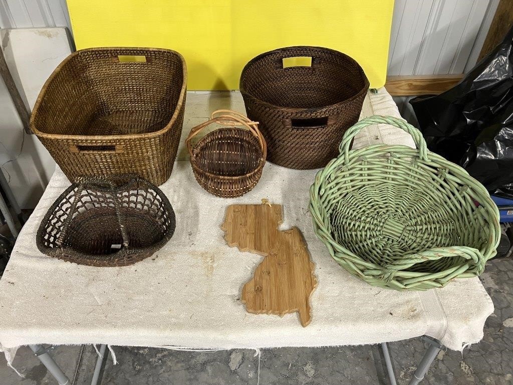 Assorted Baskets NJ Cutting Board