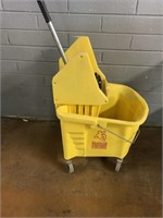 Commercial Mop Bucket W/Ringer