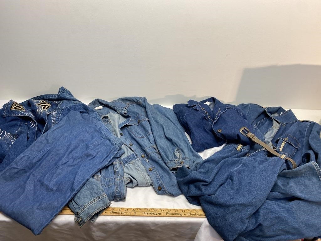 Vintage jean clothing - sizes vary - small/ 10 &