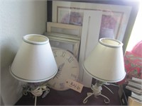pair of lamps, assorted pics