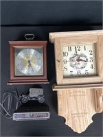 Battery operated mantel clock wall clock with old