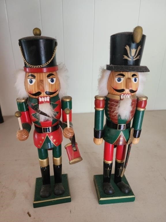 15" nutcrackers