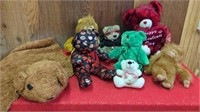 COLLECTION OF STUFFED ANIMALS