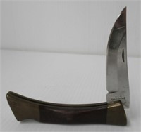 One blade Browning folding knife.