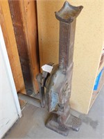 P729- Vintage Large Jack