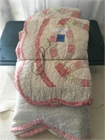 Quilt Comforter & 2 Shams