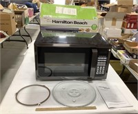 Hamilton Beach microwave oven.9 cu ft. Capacity