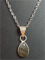 18-In stainless steel necklace with labradorite