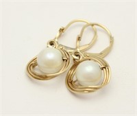 14kt gold cultured pearl earrings