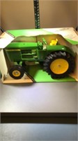 Ertl John Deere 520 tractor 1/16