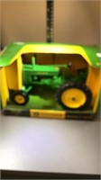 Ertl John Deere modelG  tractor 1/16 scale