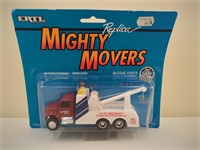 Mighty Movers International Wrecker NIP 1/64
