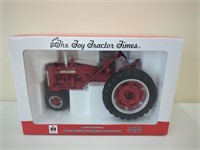 Farmall 230 Toy Tractor Times 1999 NIB 1/16