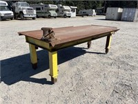 Metal Work Bench with Vise