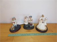 (3) Figurines