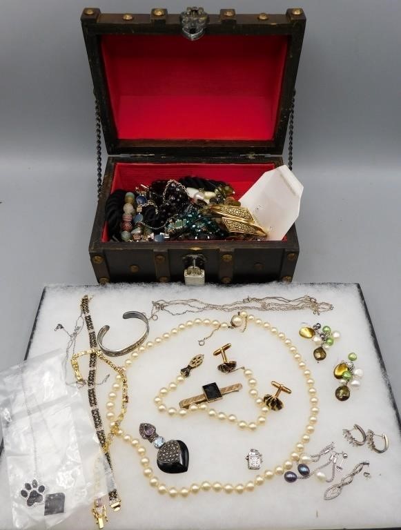 Vtg Treasure Chest Box Sterling & Costume Jewelry