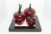 Art Glass Apples on Tray with Gravel