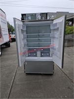 Sub-Zero Refrigerator MODEL BI-42UFDID/O