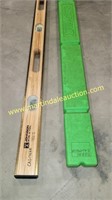 Vintage Johnson 748 Wood & Brass Level w Carry