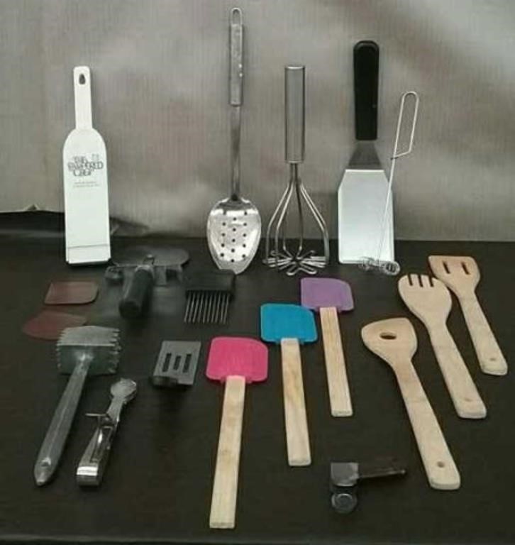 Box Pampered Chef Kitchen Tools & Other Tools