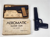 VINTAGE AEROMATIC GLIDER GUN W/ BALSA PLANES IN BX