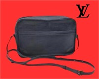 Louis Vuitton Epi Trocadero 27 Cross body Bag Blk