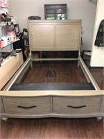 Queen Sz Sleigh Bed w Drawers