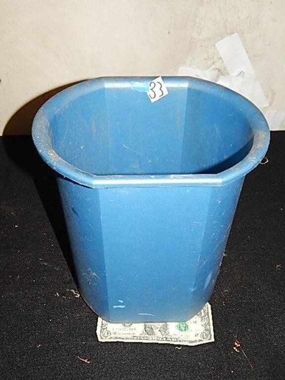 Sterilite Waste Basket