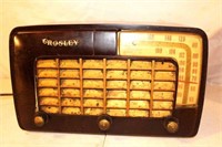 MODEL 10-127 CROSLEY  DC/AC VINTAGE RADIO.