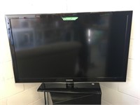 Working Samsung 46" Full HD LED TV w/Stand