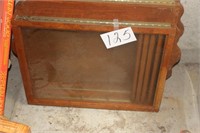 WALL MOUNT DISPLAY CASE 24X18X4