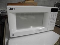 GE Microwave Oven