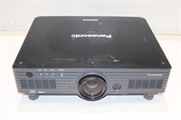 PANASONIC PT-DW5100 COMMERICAL LCD PROJECTOR