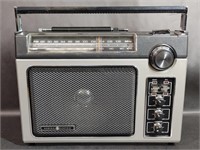 Vintage General Electric Portable AM FM Radio
