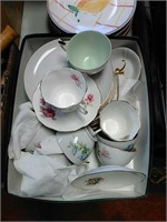 Box lot cups and saucers