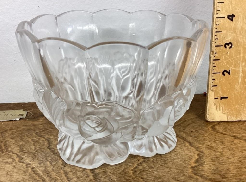 6" frosted glass bowl