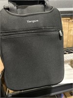 Targus Vertical Slipcase with Hideaway Handles