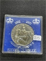1977 QUEEN ELIZABETH SILVER JUBILEE Coin in Case