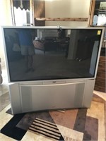 HITACHI TELEVISION DLP 57"