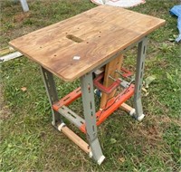 WORK TABLE WITH MOUNTED MOTOR