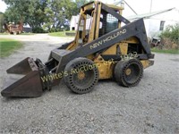 New Holland 785 Skid Ster w/ solid rubber tires