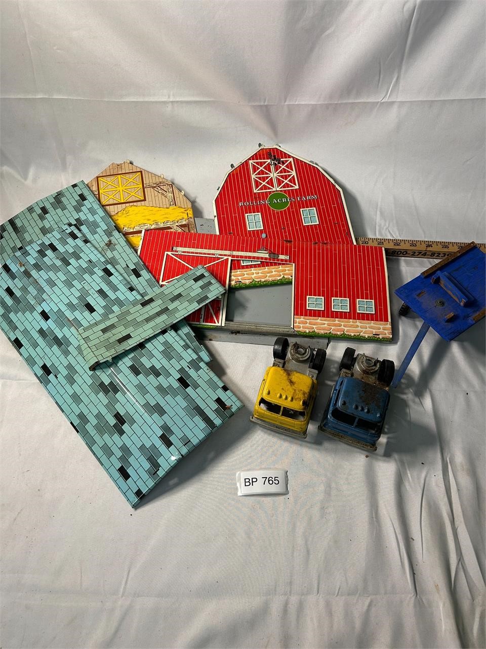 VTG Kids Toy Metal Farm and More