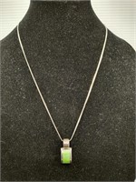 Sterling silver Green stone (?) pendant necklace