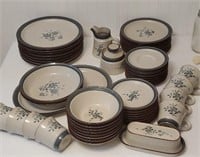 Noritake Service for 8 stoneware dinnerware