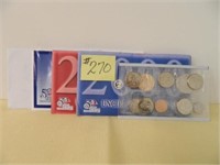 (2) 2000 P/D UNC Mint Sets