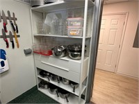 Pantry w/ Drawers (No Contents)