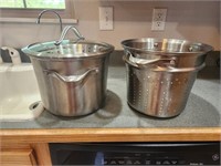 8 qt Calphalon pot with strainers and lid